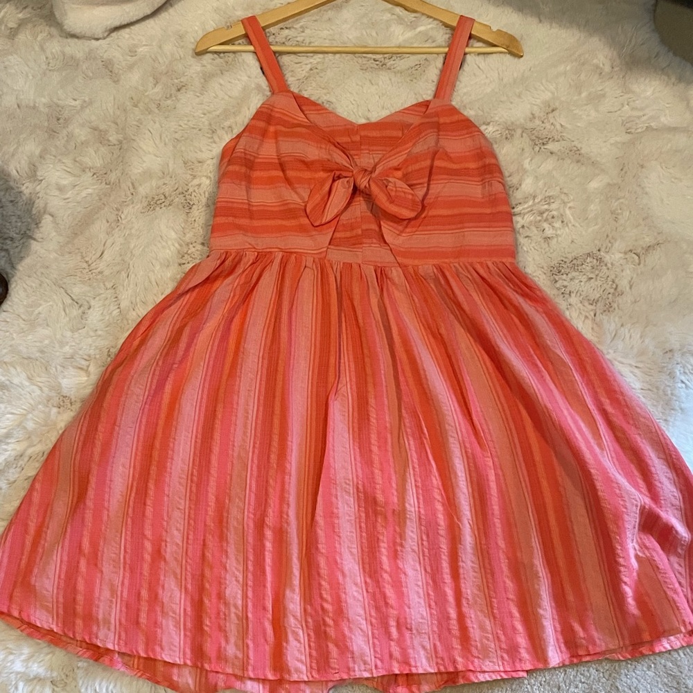 NWT Coco + Jaimeson Coral Pink Francesca’s Dress with Pockets! sz L